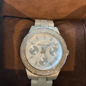 Michael Kors Runway Quartz White Dial Watch